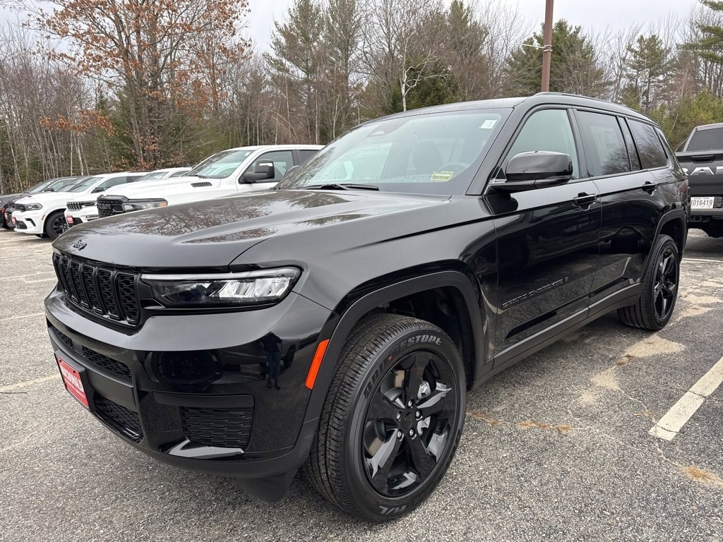New 2025 Jeep Grand Cherokee L ALTITUDE X 4X4 Sport Utility