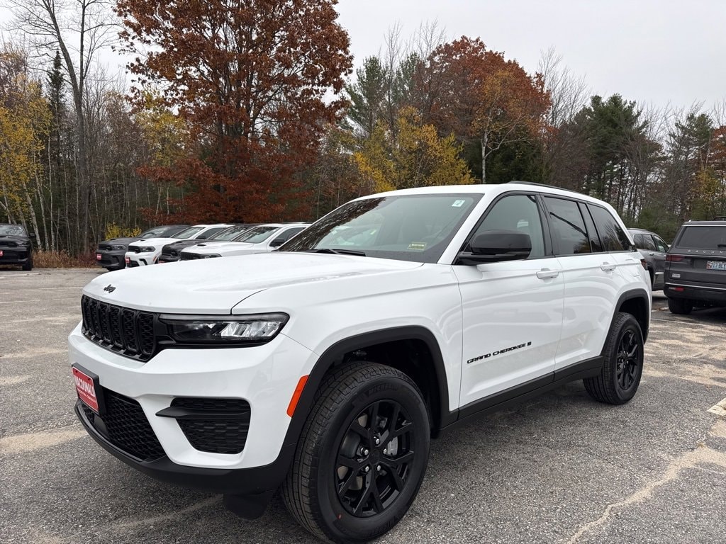 2025 Jeep Grand Cherokee Altitude's photo