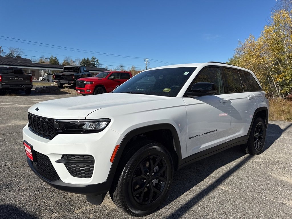 2025 Jeep Grand Cherokee Altitude's photo