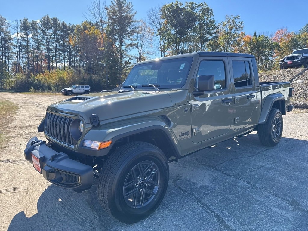 New 2025 Jeep Gladiator SPORT S 4X4 Pickup