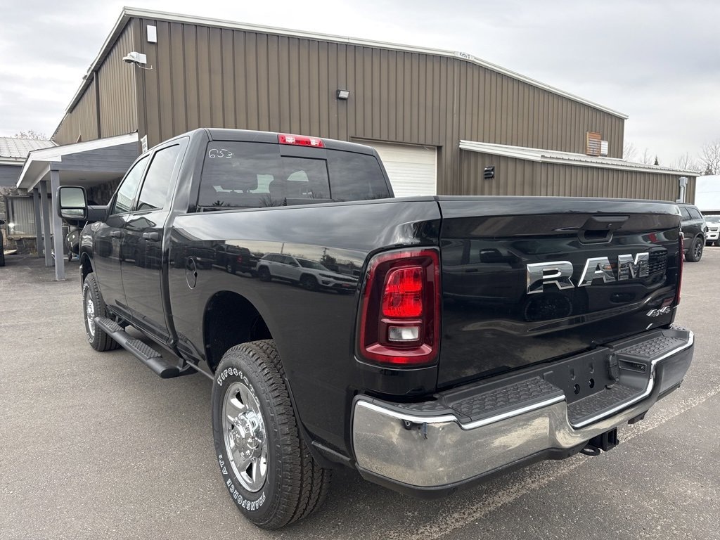 New 2026 Ram 3500 TRADESMAN CREW CAB 4X4 6'4 BOX Pickup