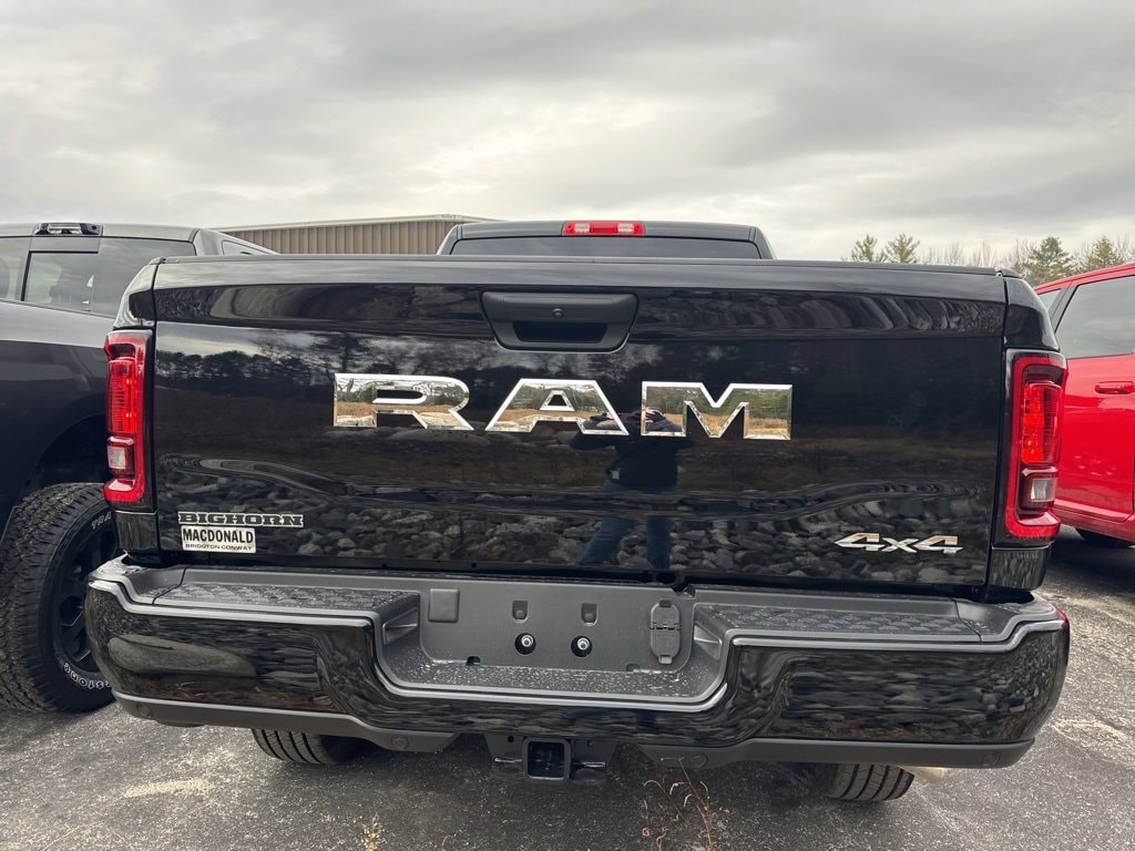 New 2026 Ram 2500 BIG HORN CREW CAB 4X4 6'4 BOX Pickup
