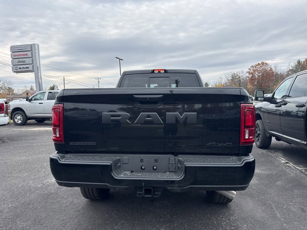 New 2026 Ram 3500 BIG HORN CREW CAB 4X4 6'4 BOX Pickup