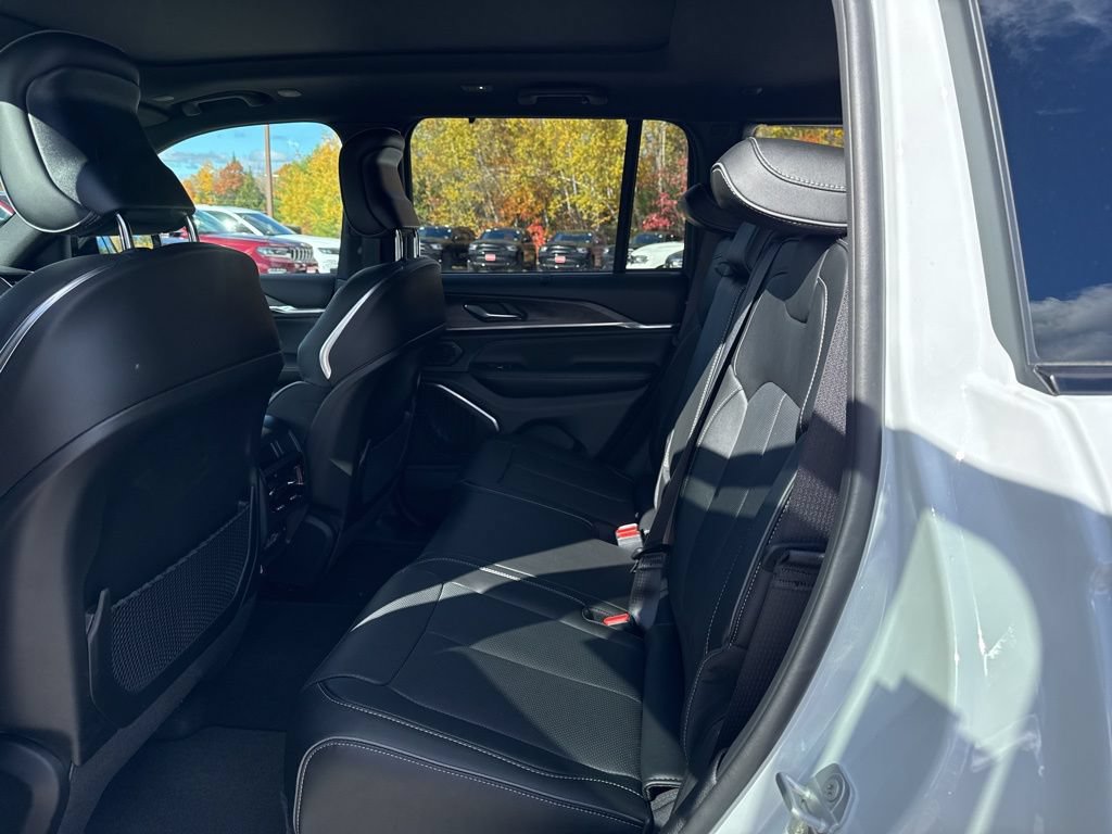 2025 Jeep Grand Cherokee Overland - Photo 10