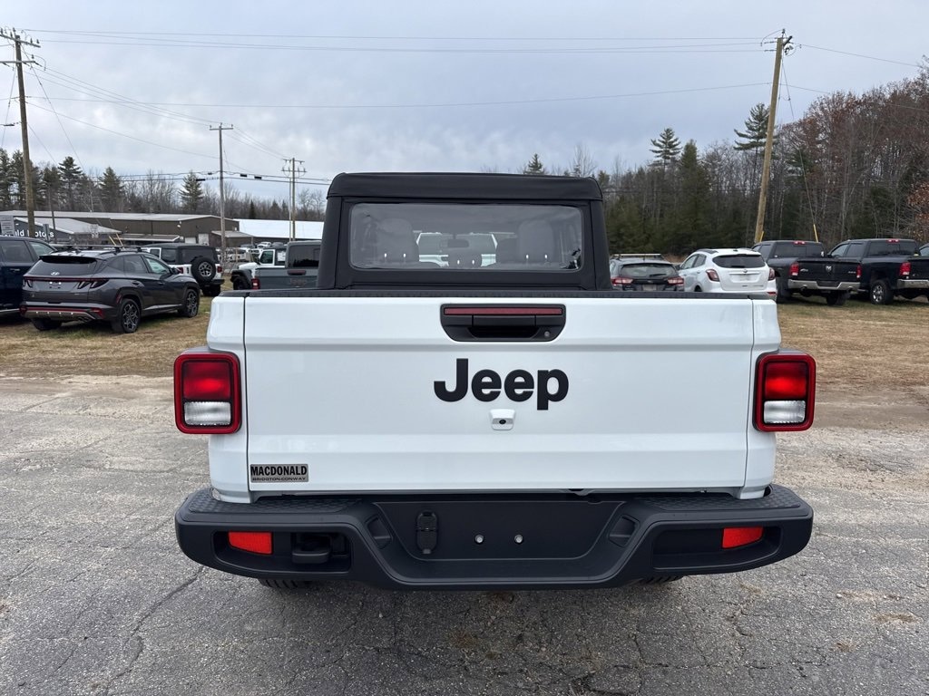 New 2026 Jeep Gladiator SPORT 4X4 Pickup