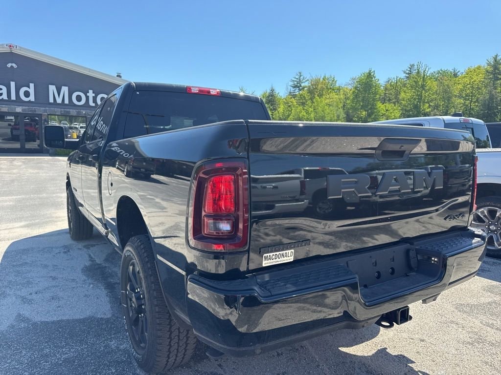 New 2026 Ram 3500 BIG HORN CREW CAB 4X4 6'4 BOX Pickup