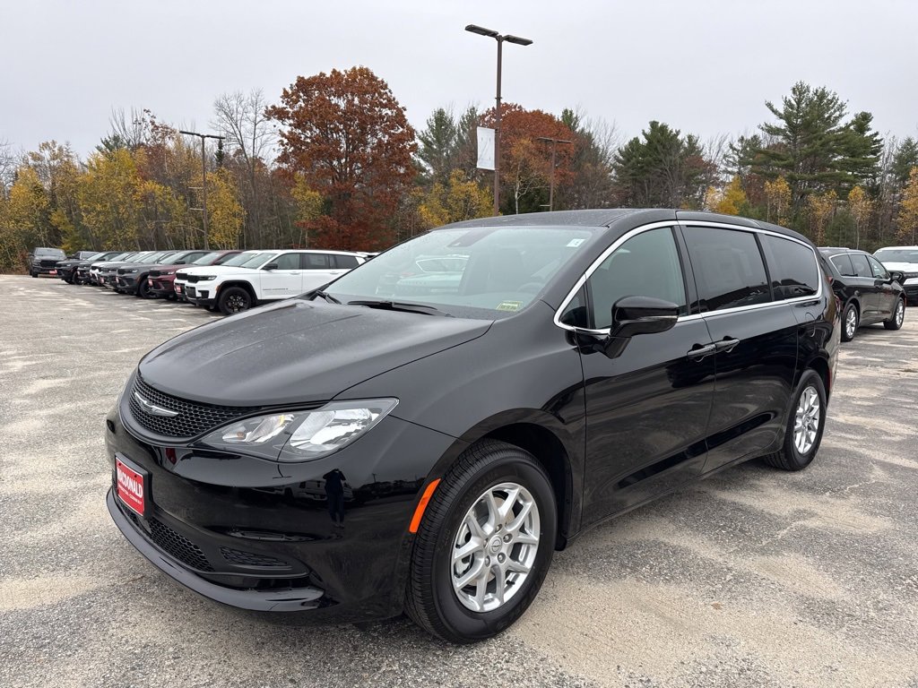 2026 Chrysler Voyager LX's photo