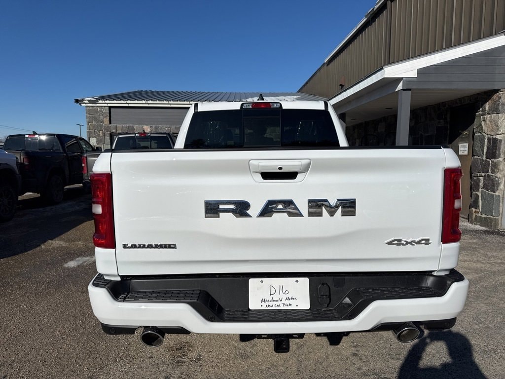 New 2026 Ram 1500 LARAMIE CREW CAB 4X4 5'7 BOX Pickup