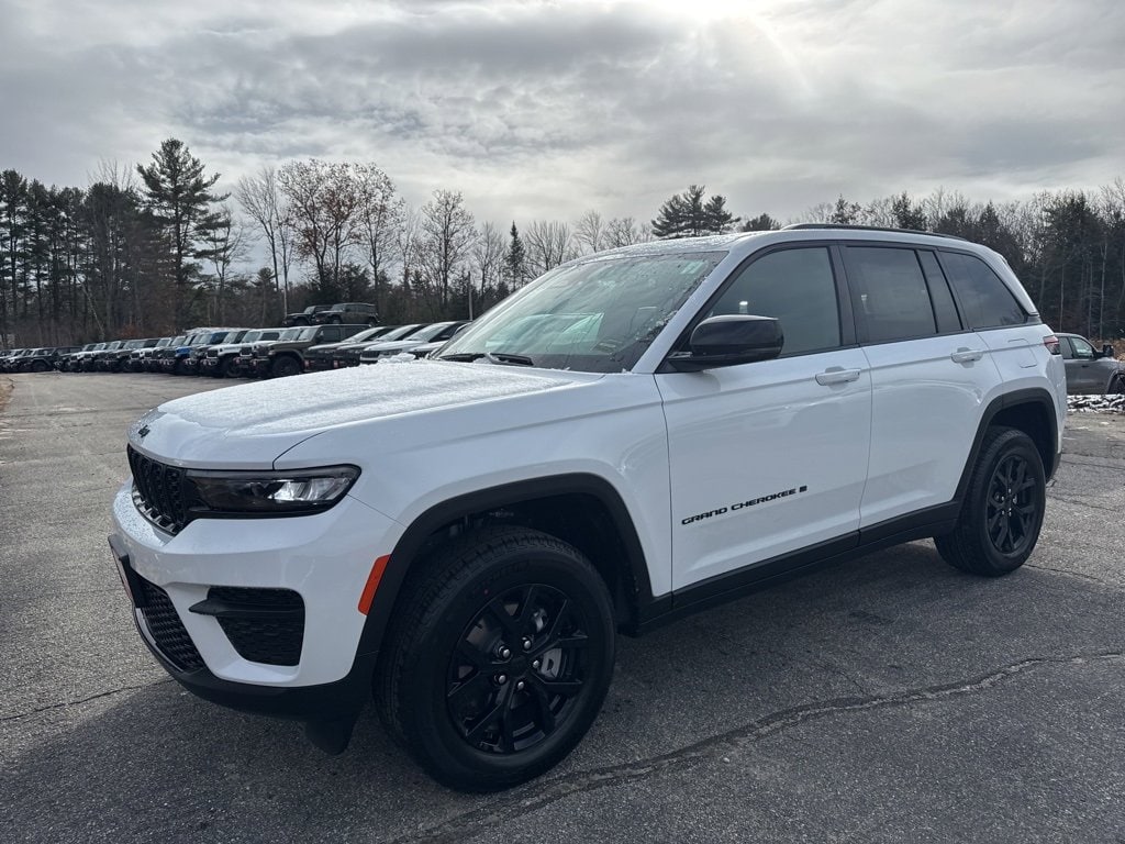 2025 Jeep Grand Cherokee Altitude's photo