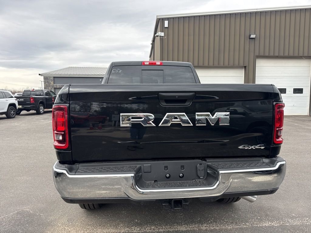 New 2026 Ram 3500 TRADESMAN CREW CAB 4X4 6'4 BOX Pickup