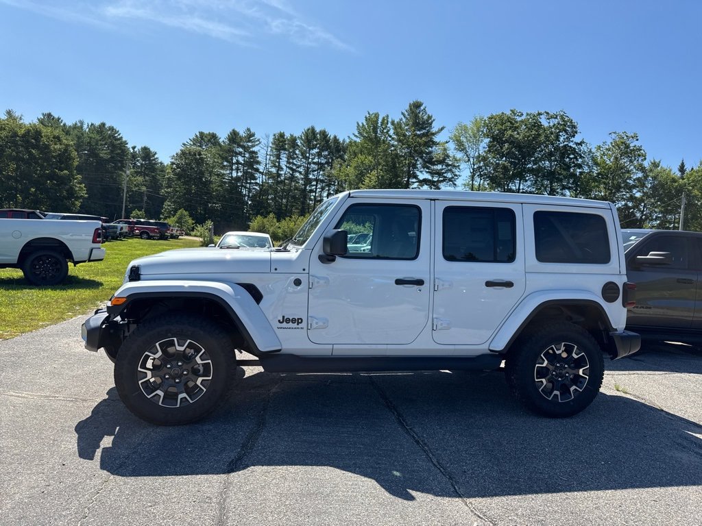 2025 Jeep Wrangler Sahara photo 2
