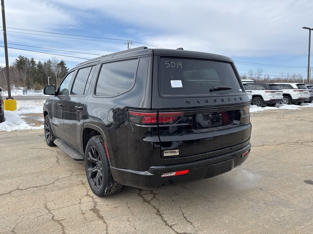 2025 Jeep Wagoneer Carbide photo 3
