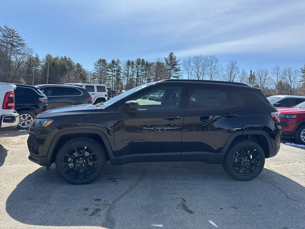 2025 Jeep Compass Latitude photo 2