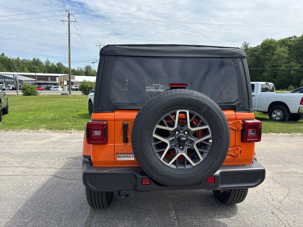 2025 Jeep Wrangler Sahara photo 3
