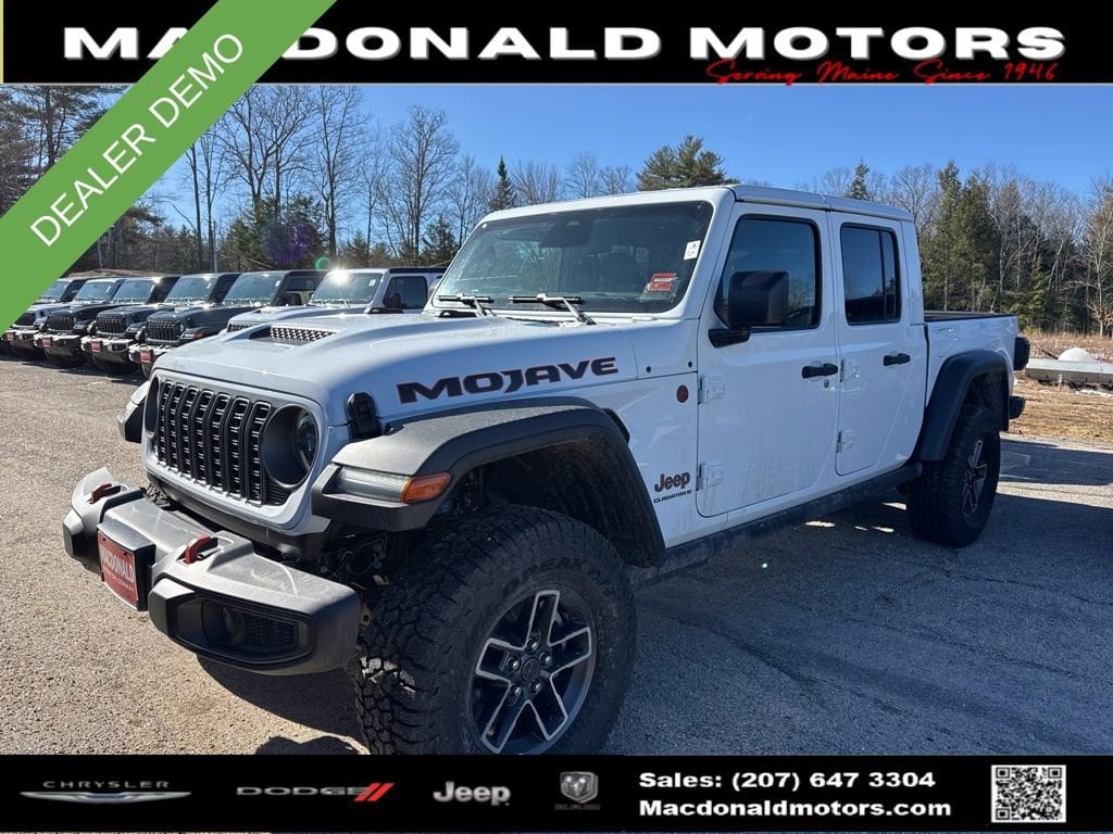 2026 Jeep Gladiator Mojave Auto's photo