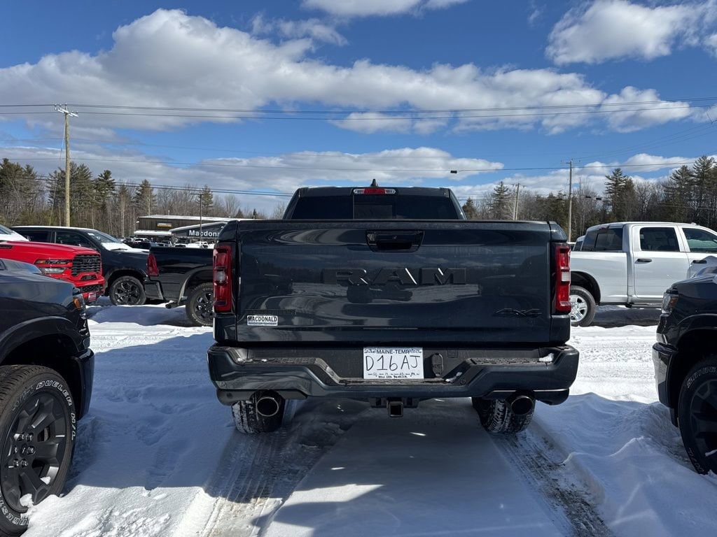 New 2026 Ram 1500 BIG HORN CREW CAB 4X4 5'7 BOX Pickup