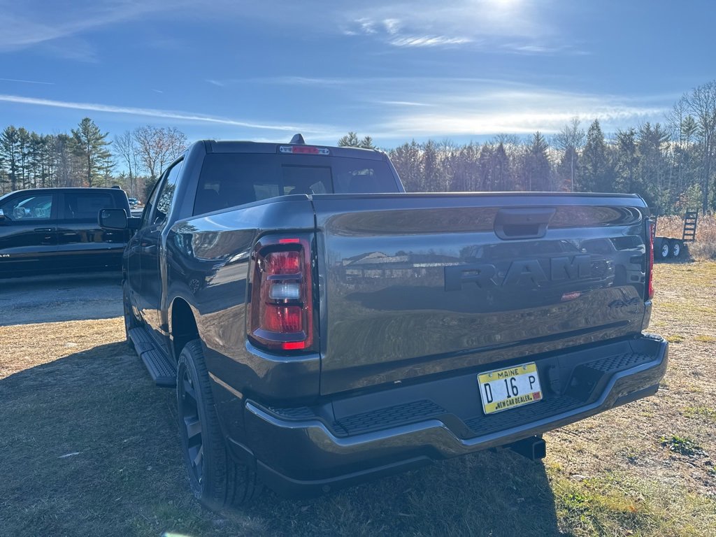 2025 Ram 1500 Tradesman photo 3