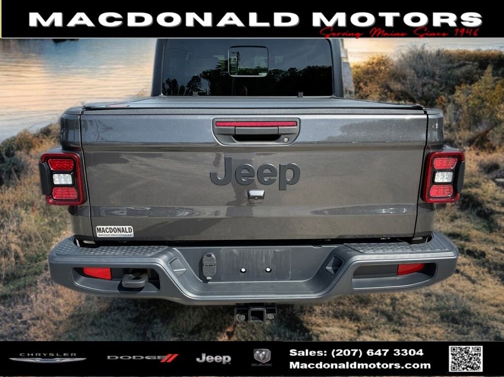 Used 2024 Jeep Gladiator Willys Willys 4x4