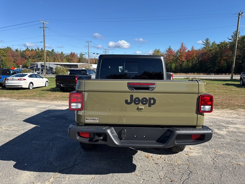 New 2025 Jeep Gladiator SPORT S 4X4 Pickup