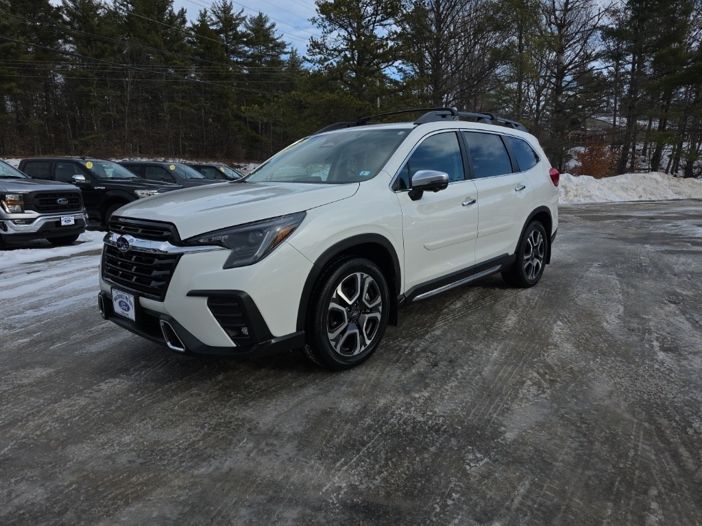 2023 Subaru Ascent Touring's photo