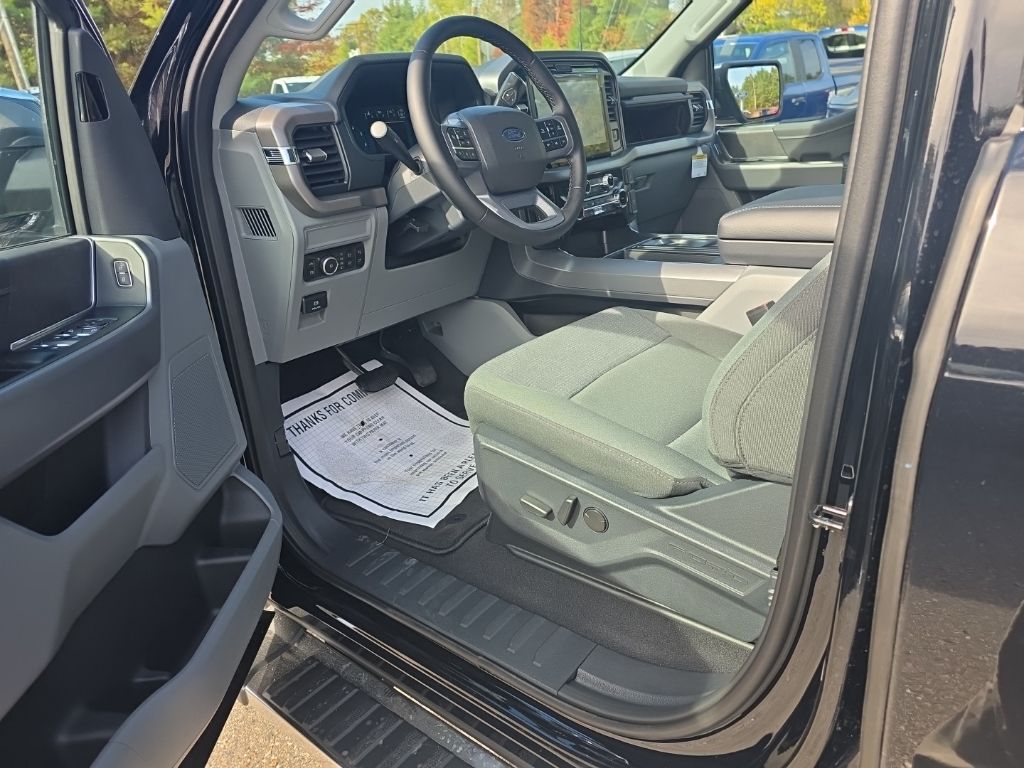 2025 Ford F-150 XLT - Photo 11