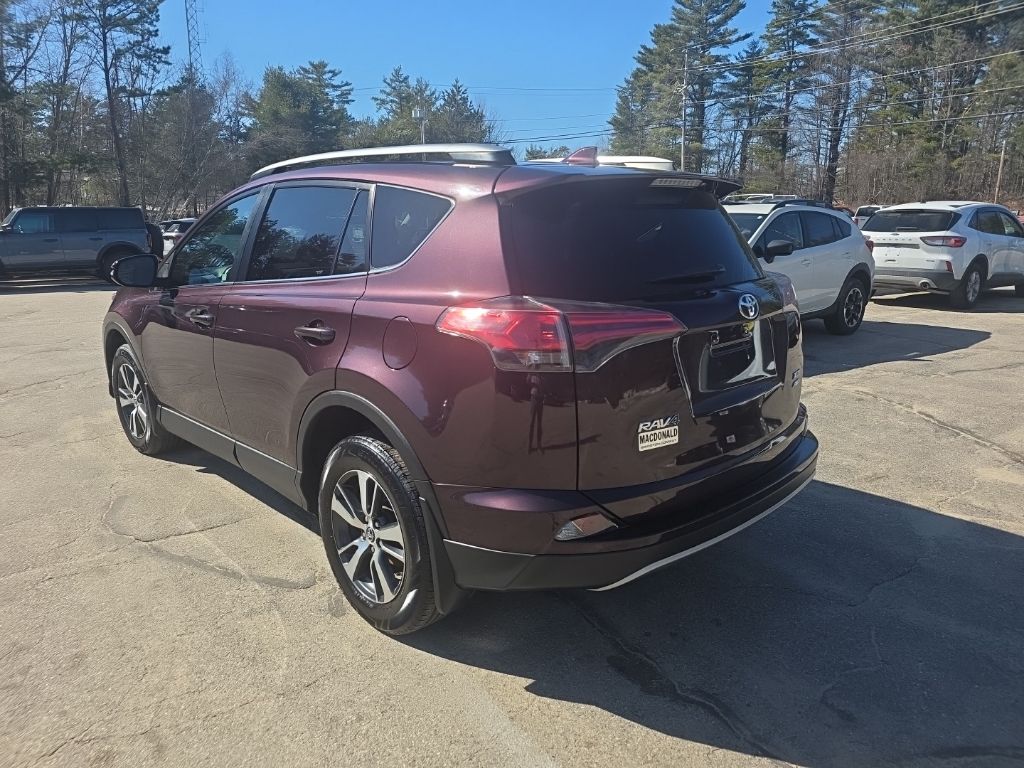 2017 Toyota RAV4 XLE photo 3