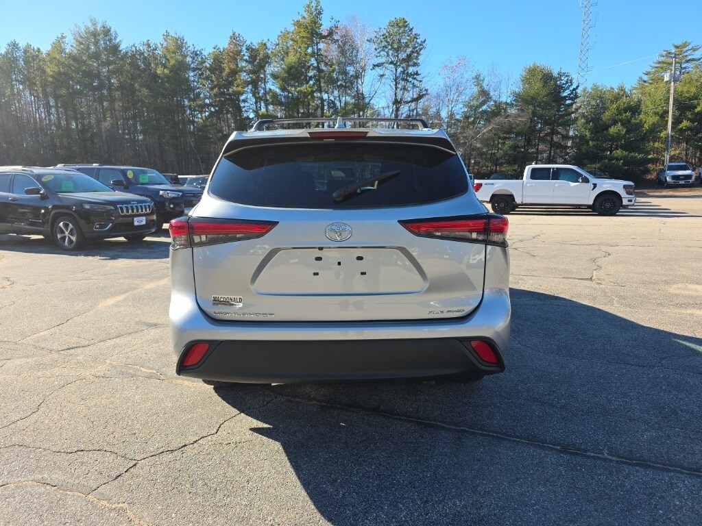 2022 Toyota Highlander XLE photo 4