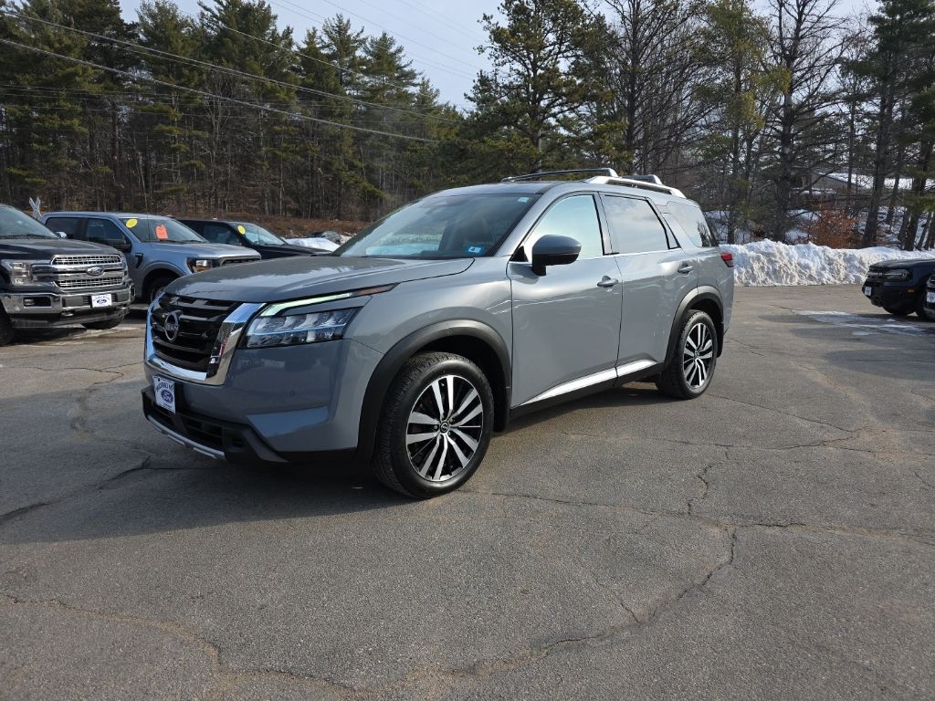 2023 Nissan Pathfinder Platinum 4WD's photo
