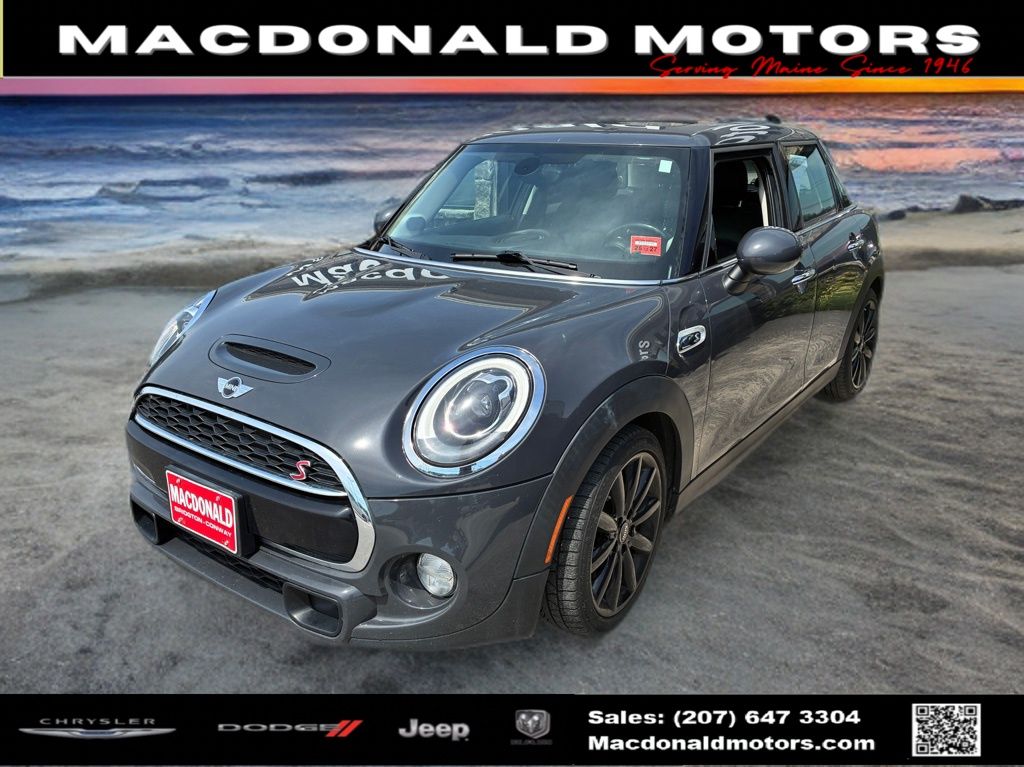 2017 MINI Cooper S 4 Door's photo