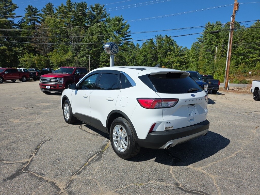 2022 Ford Escape SE photo 3