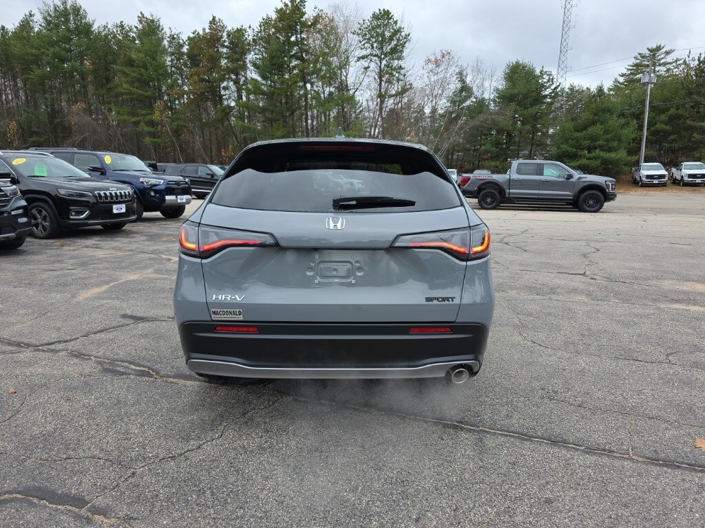 2025 Honda HR-V Sport photo 2