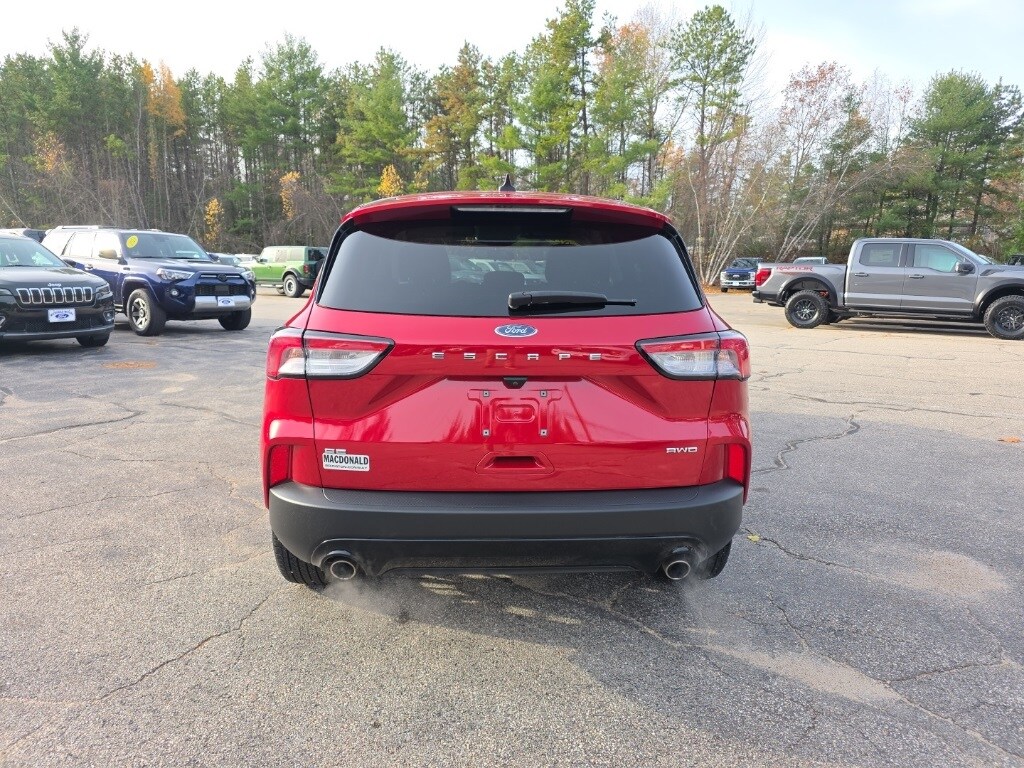 2022 Ford Escape SE photo 3