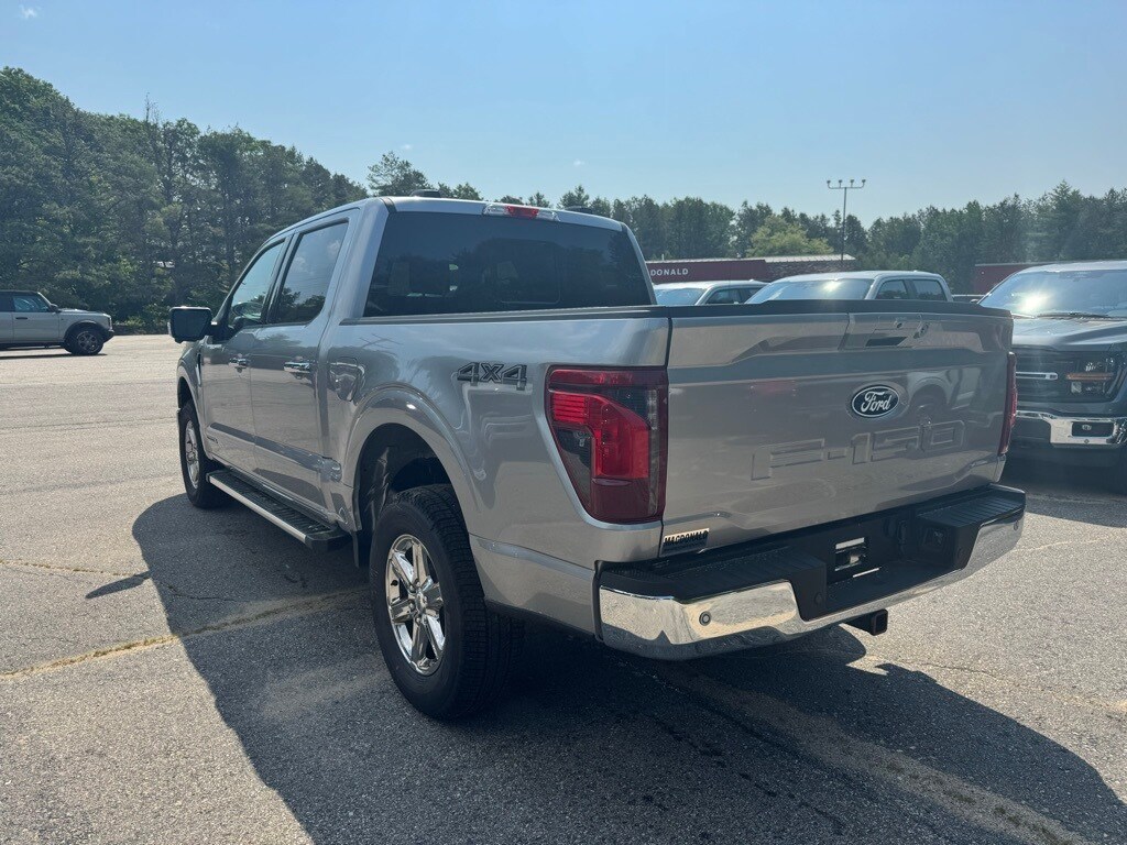2025 Ford F-150 XLT photo 3