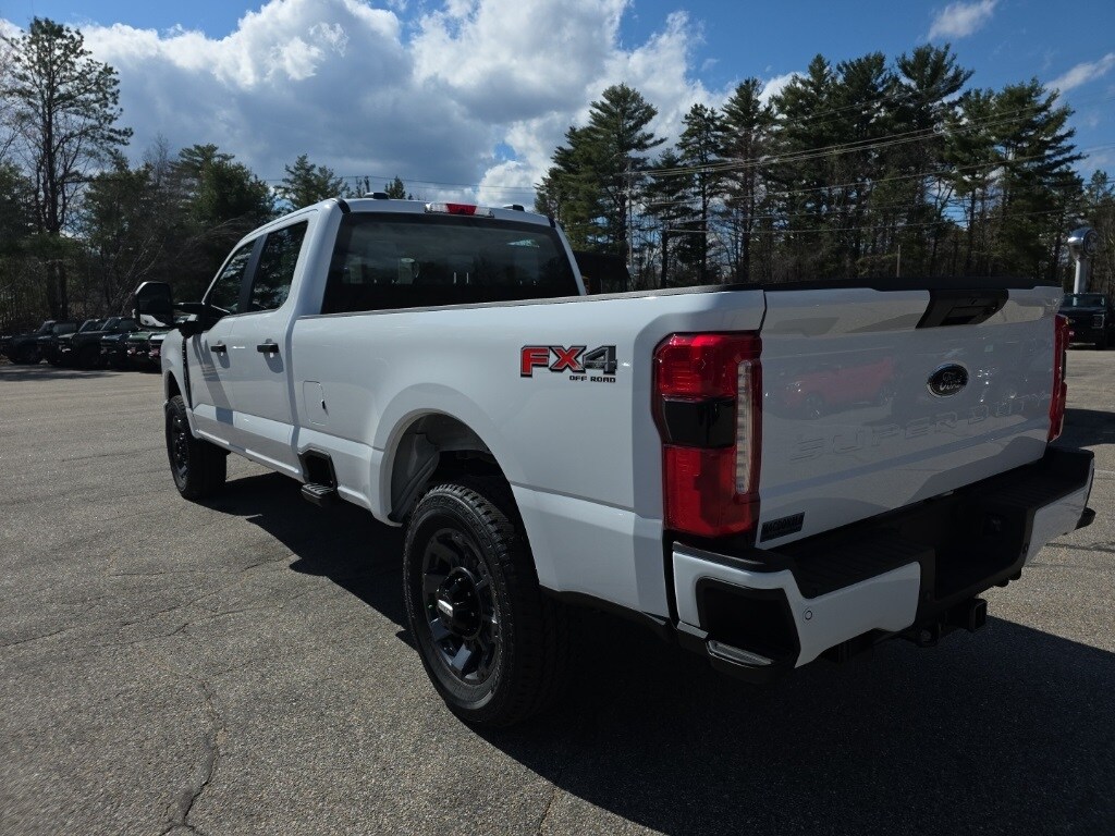 2025 Ford F-350 XL photo 2