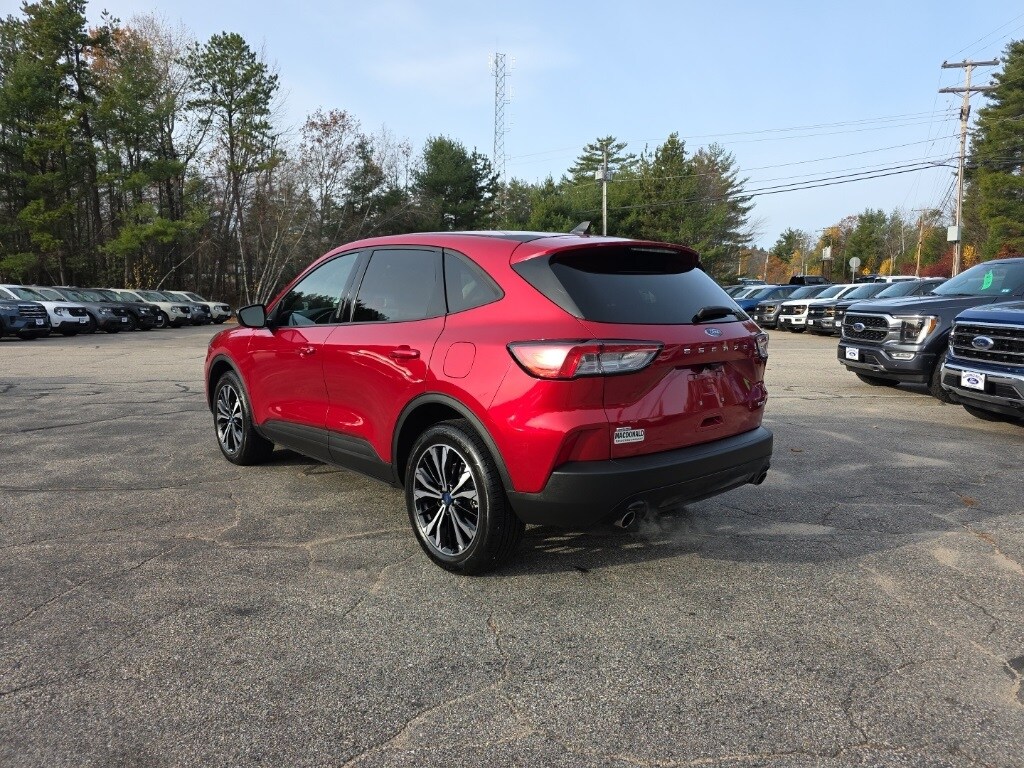 2022 Ford Escape SE photo 2