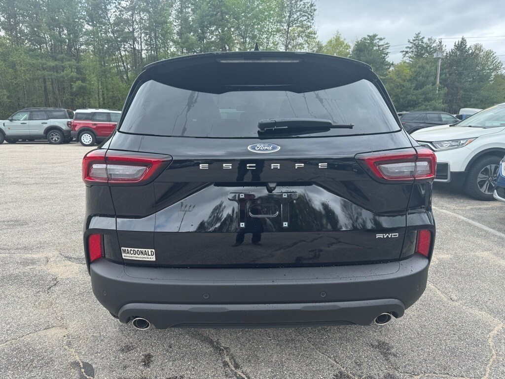 2025 Ford Escape ST-Line photo 4