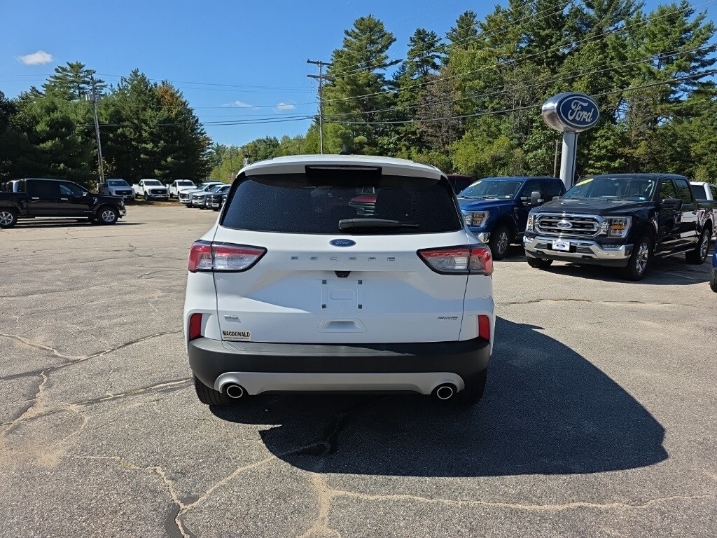 2022 Ford Escape SE photo 4