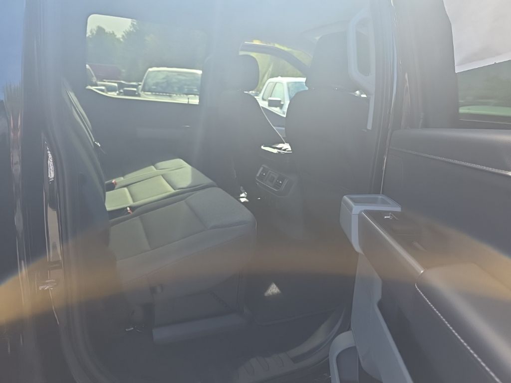 2025 Ford F-150 XLT - Photo 19