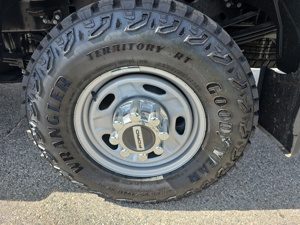 2026 Ford F-250 Super Duty XL - Photo 9
