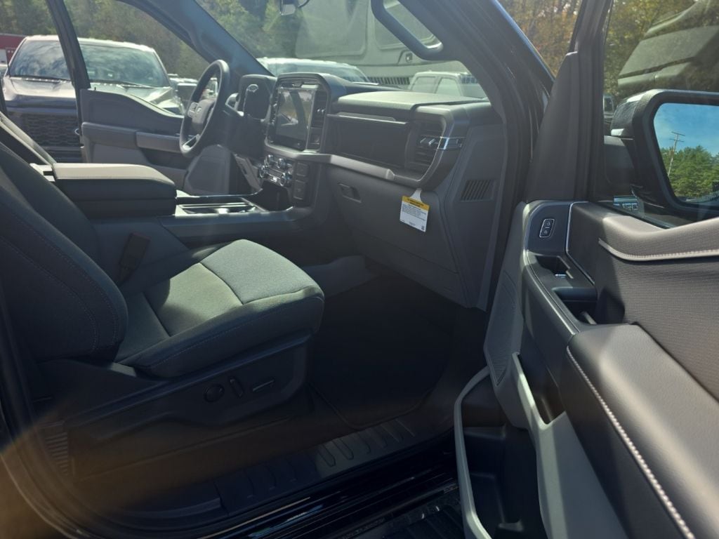 2025 Ford F-150 XLT - Photo 20