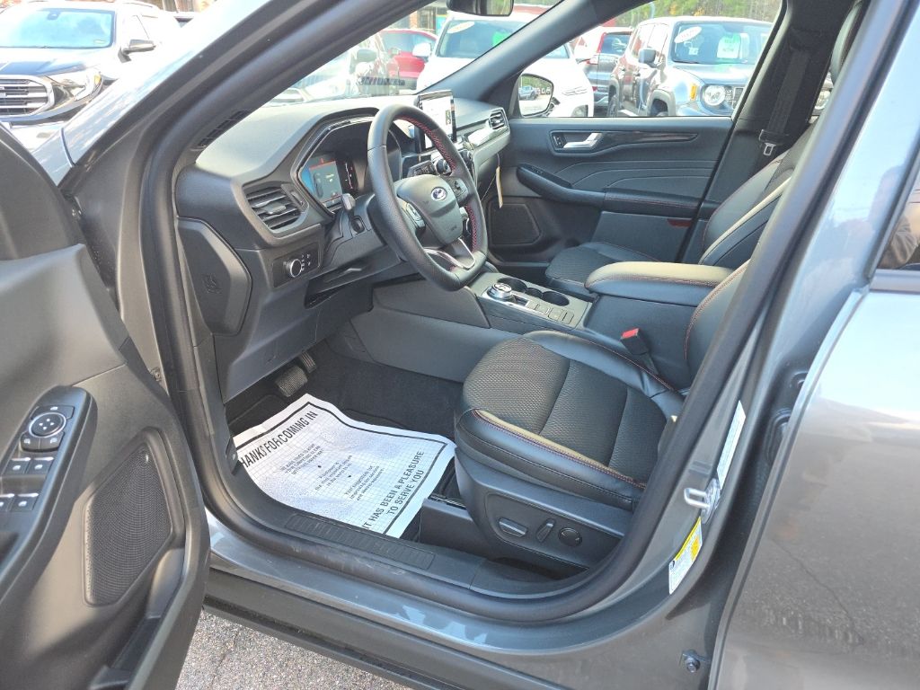2026 Ford Escape ST-Line - Photo 11