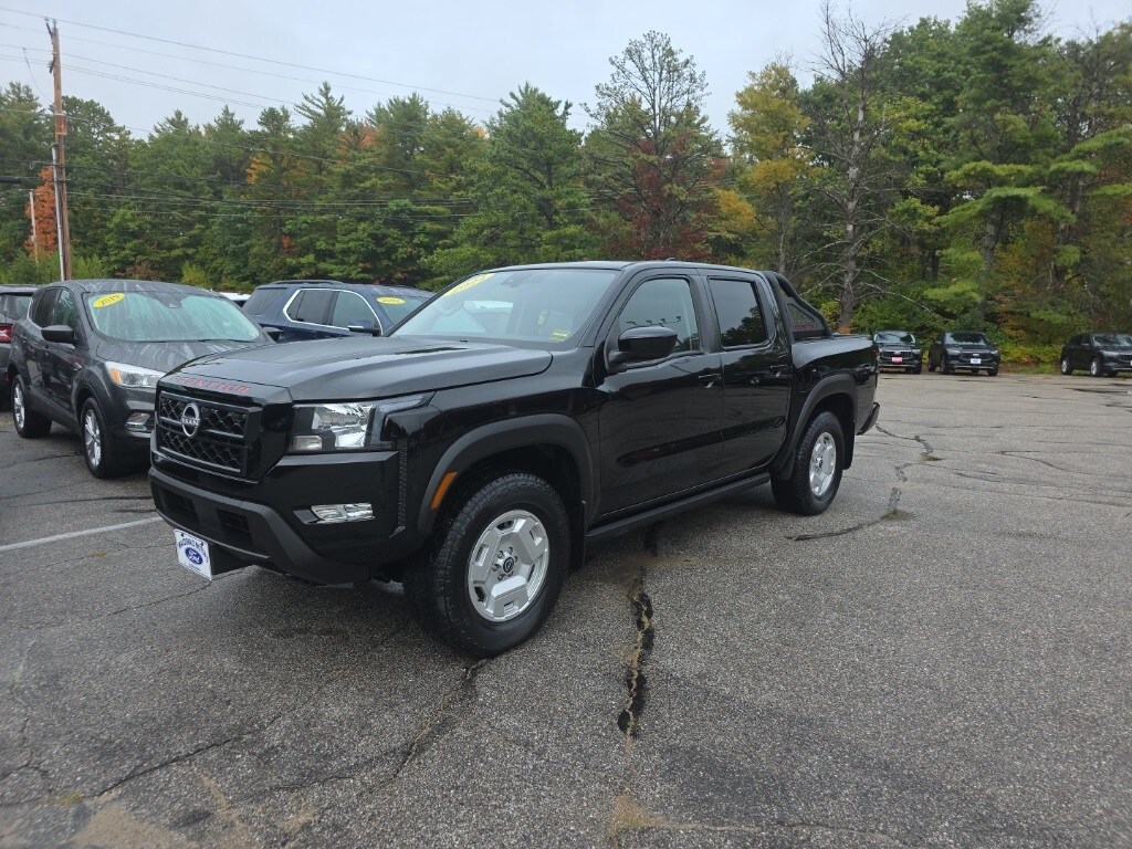 2024 Nissan Frontier SV photo 2