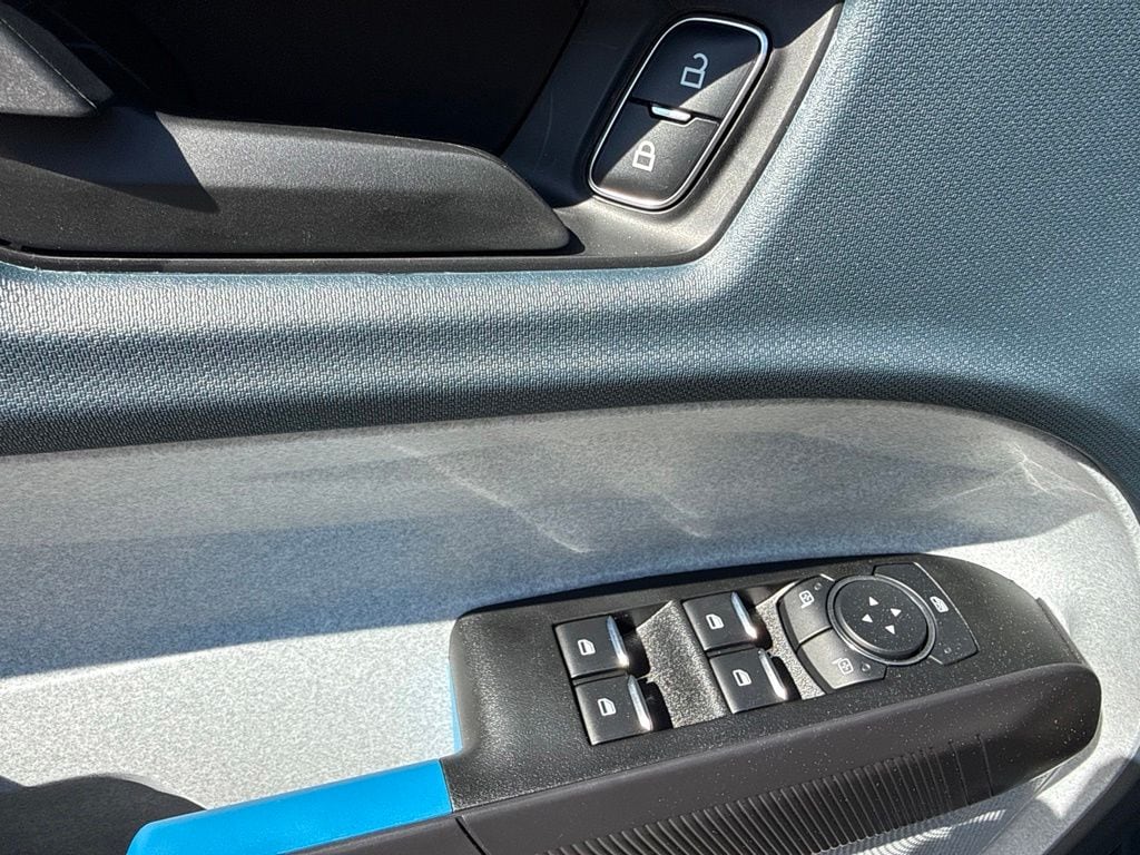 2025 Ford Maverick XLT - Photo 13