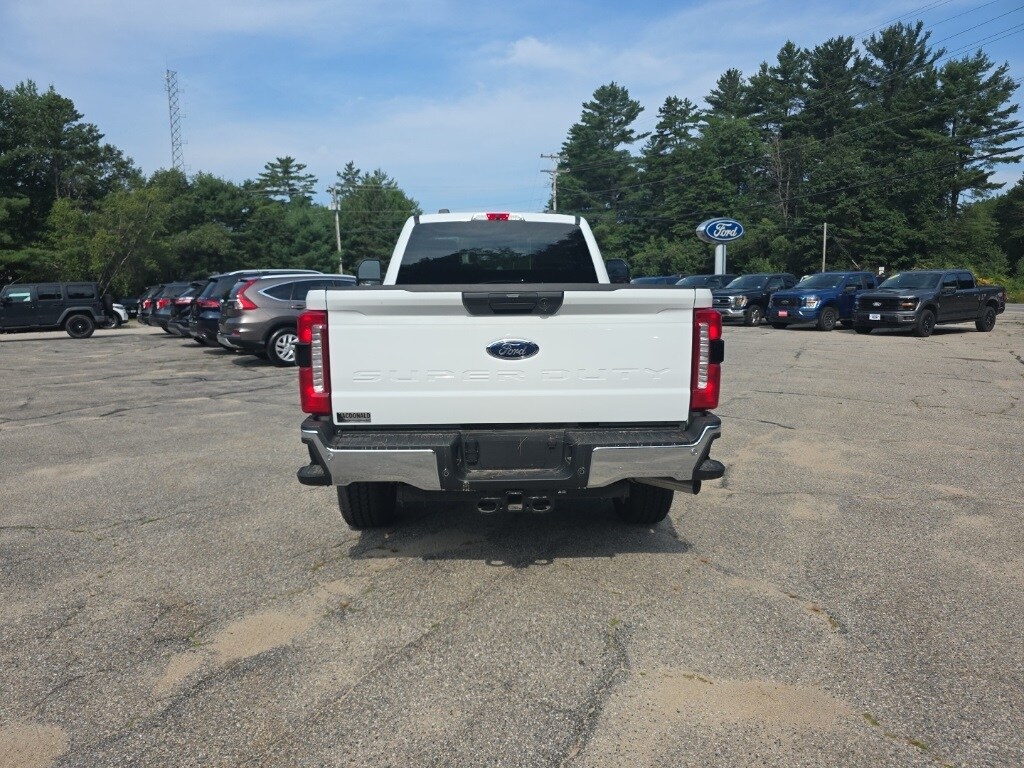 2025 Ford F-350 XLT photo 4