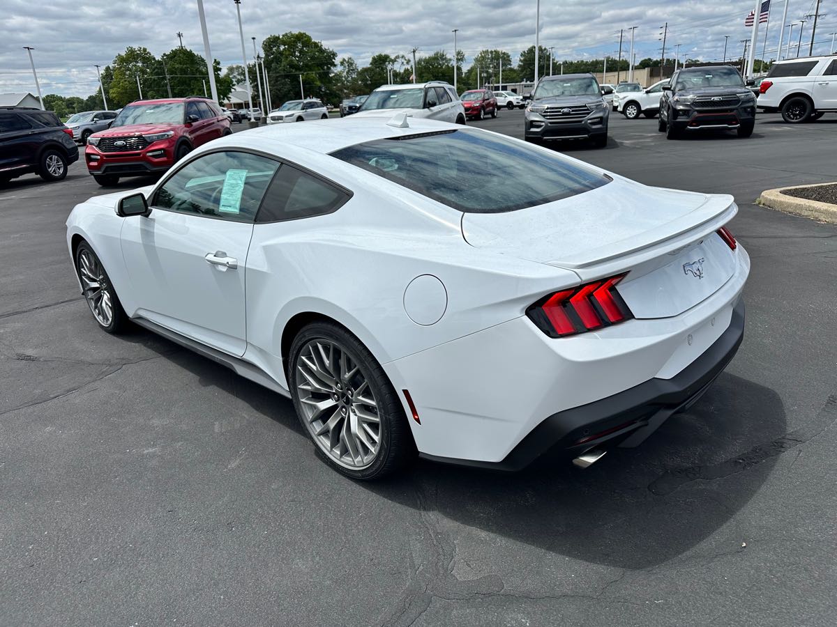 2024 Ford Mustang EcoBoost Premium photo 4