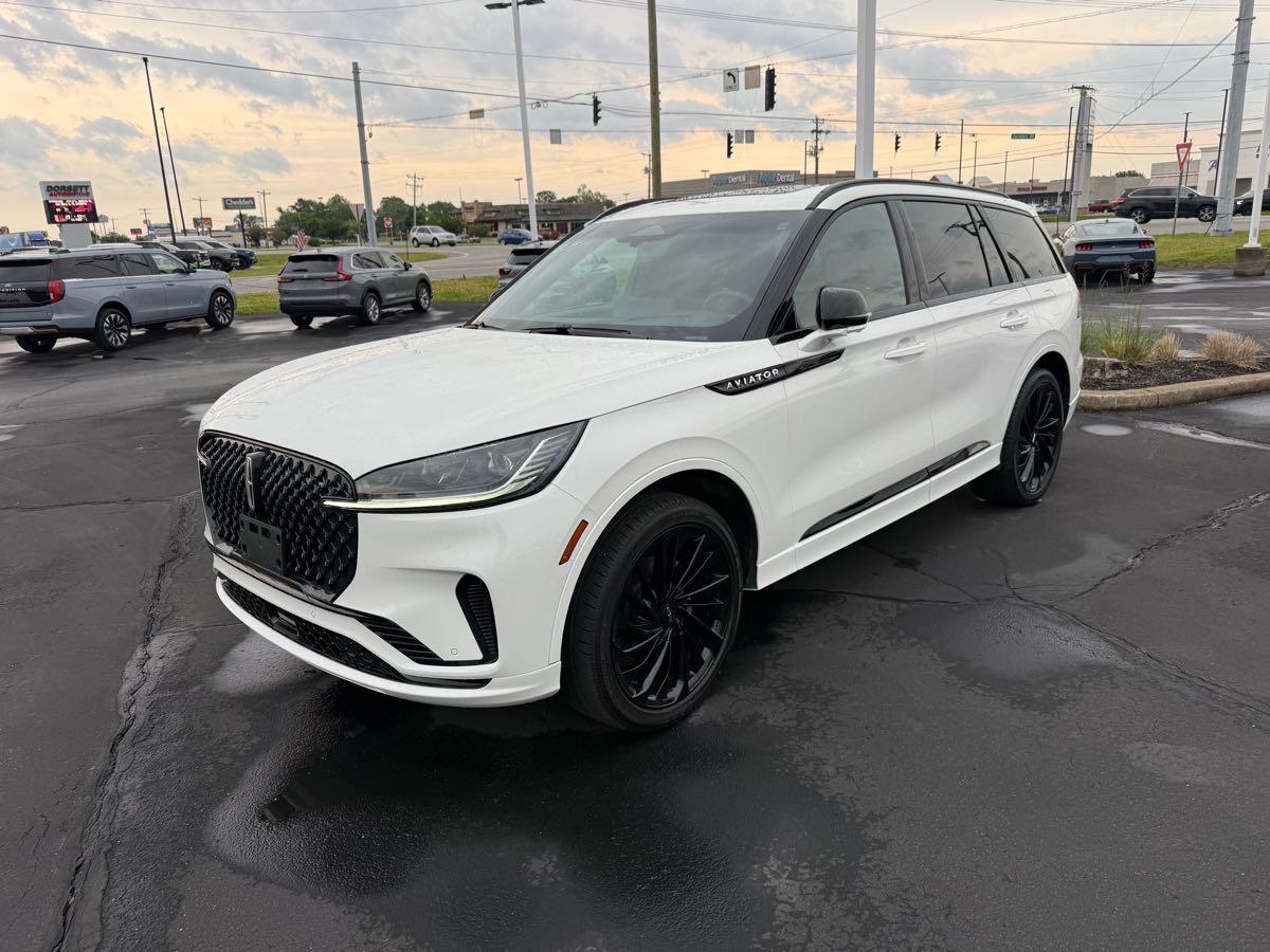 2025 Lincoln Aviator Reserve AWD's photo