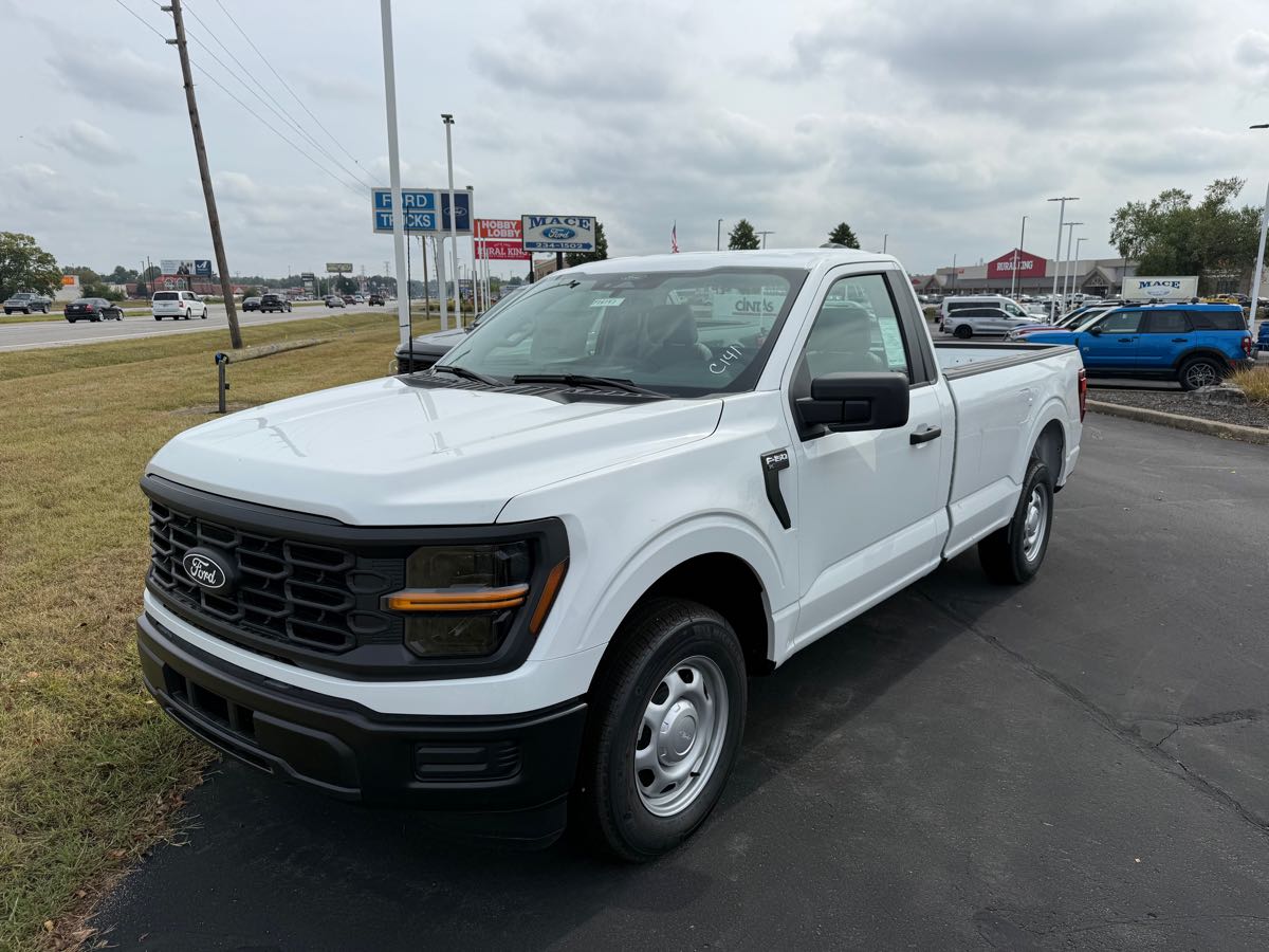 2025 Ford F-150 XL's photo