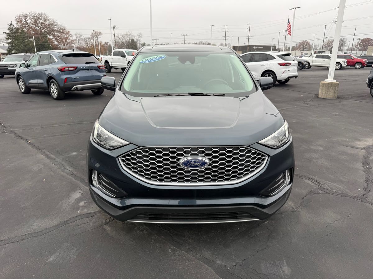 2024 Ford Edge SEL photo 2