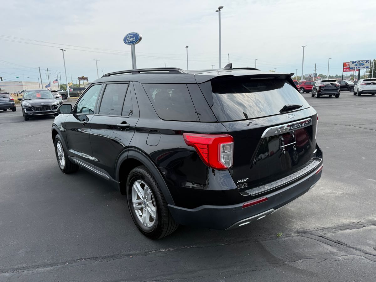 2021 Ford Explorer XLT photo 3