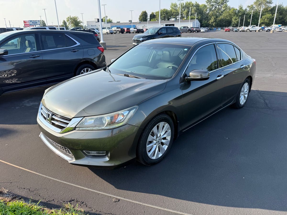 Used 2013 Honda Accord EX-L V6 with VIN 1HGCR3F83DA010816 for sale in Terre Haute, IN